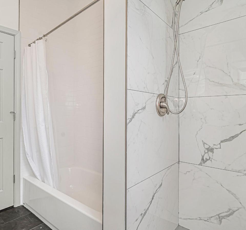Spacious 5-Br Apt Next To Transit Free Parking Чикаго Экстерьер фото